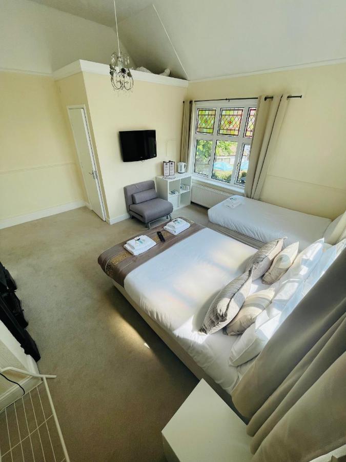 The Six Bells Bed & Breakfast Rochester  Bagian luar foto