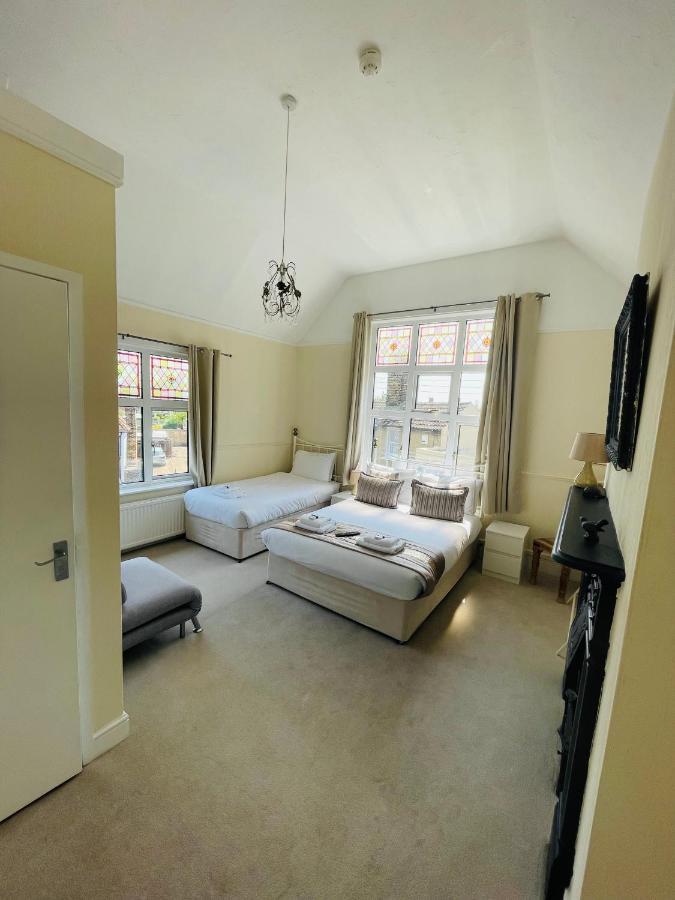 The Six Bells Bed & Breakfast Rochester  Bagian luar foto