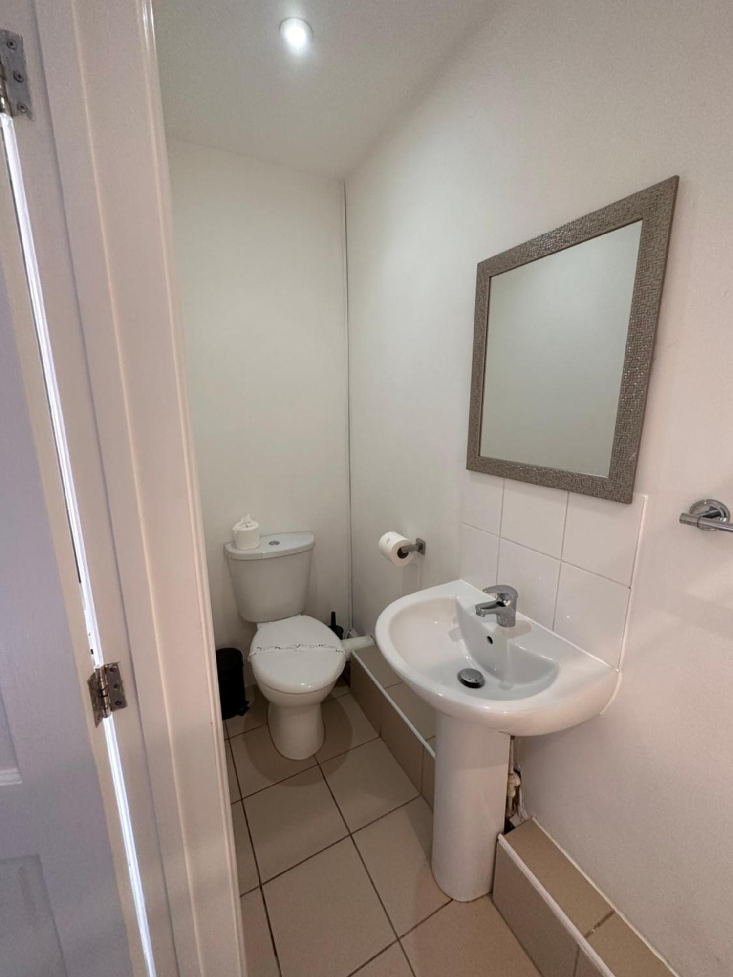 The Six Bells Bed & Breakfast Rochester  Bagian luar foto