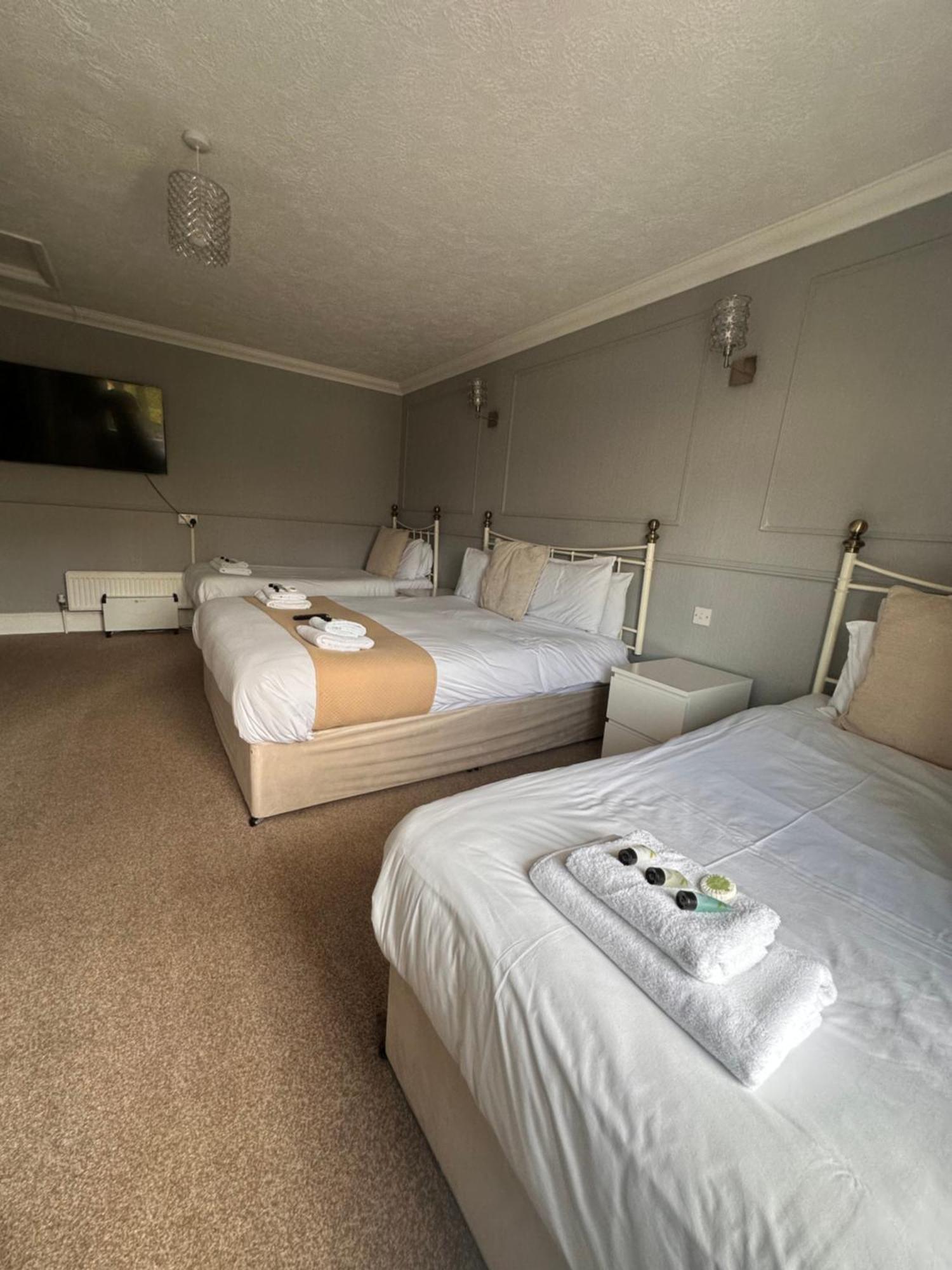 The Six Bells Bed & Breakfast Rochester  Bagian luar foto